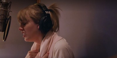 国民小公主打破沉默！Netflix纪录片《泰勒丝:美国小姐》拆解天后如何摆脱政治冷感