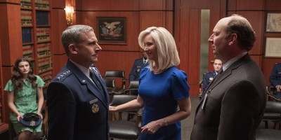 Netflix《太空部队》妻子到底为什么入狱？主创谈丽莎库卓角色谜团