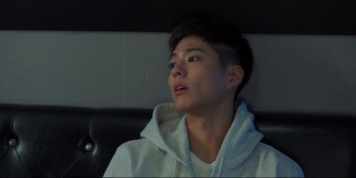 朴宝剑《青春纪录》偷藏惊喜彩蛋！大唱天团歌曲抒发不安情绪