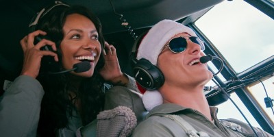 Netflix《爱在圣诞空投时》预告上线　《噬血Y世代》邦妮恋上《维京传奇》比约恩