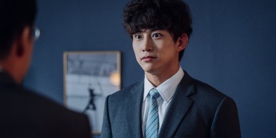 宋仲基腹黑化！《黑道律师文森佐》狂飙义大利语粗话超爆笑