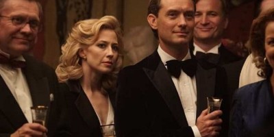 裘德洛《金窝骇浪》追求名利又贪婪　妻子当众开呛：伪君子！