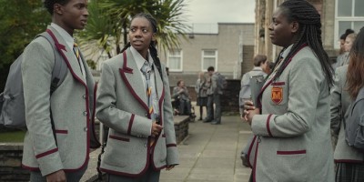 上线日公开！Netflix《性爱自修室》第三季首曝剧照