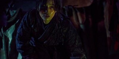 《屍战朝鲜：雅信传》杀进全球80国Top10！编剧金银姬自爆抱裤脚跪求全智贤主演
