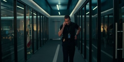 Netflix电影《罪人》曝正式预告！杰克葛伦霍化身911调度员