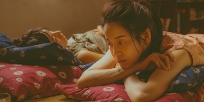 透明无暇的盐系女孩程予希！《第一次遇见花香的那刻》演出超唯美女女床戏