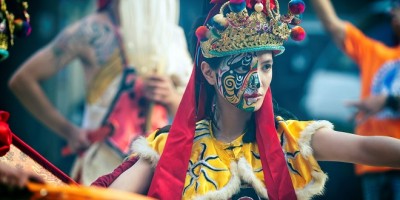 张钧甯《谁在你身边》婚姻触礁！吴子霏为戏首次学跳八家将