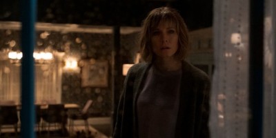 克莉丝汀贝尔目睹谋杀案！Netflix剧集《窗边女孩与对街屋中的女子》前导预告上线
