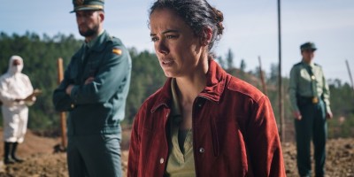 父母为杀人魔！Netflix西班牙剧集《诡城费里亚：暗黑之光》首曝预告