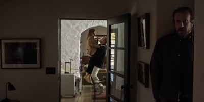 Netflix电影《黄金屋》正式预告上线！莉莉柯林斯度假遇劫匪行抢