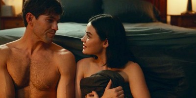 《黑特冤家》情人节浪漫献映！巨肌男让露西海尔看傻眼