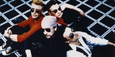 Netflix开发邀滚天团U2传记剧集！《波希米亚狂想曲》编剧携手J.J.亚伯拉罕打造