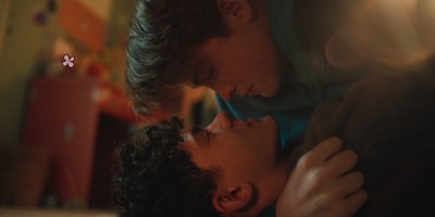 Netflix《心跳漏一拍》IMDb高达9.1分！编剧谈潜在第二季老师也有感情线