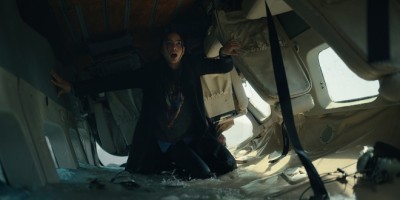 Netflix迷你剧集《Keep Breathing》首曝剧照！《纽约高地》女星成空难幸存者