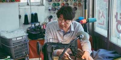 观众感动喷泪想再刷5万次！《婴儿转运站》在韩上映击退《侏罗纪世界3》空降票房冠军