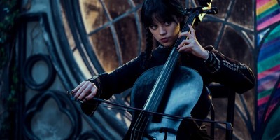 克莉丝汀娜蕾茜重返阿达一族世界！大赞Netflix《星期三》保留怪女孩精神
