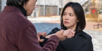 Netflix《黑暗荣耀》第二季10大伏笔！宋慧乔李到晛感情线？霸凌五人帮内哄？