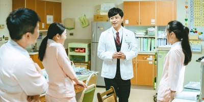 睽违18年再演电视剧！B.A.DDanny黄柏文《和平归来》重现男团热舞