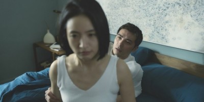 林依晨《不够善良的我们》床上亲热贺军翔！回忆20年前《爱情合约》大喊 气味好熟悉