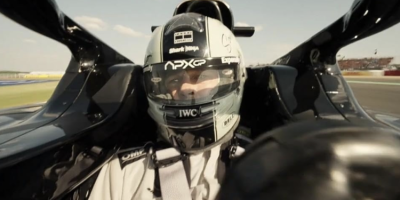 【影评】《F1：狂飙飞车》：300km/h 的刺激！老兵重回竞技赛道，就像本片将老派但有效的夏日娱乐大片带回好莱坞