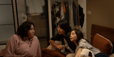 老娘才47岁！Netflix《拜六礼拜》为什么让无数女性破防？三个熟龄女性的真实告白，谁说我们就该认命？