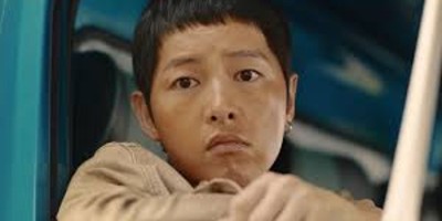 从票房保证到当众哽咽，宋仲基新片到底有多坎坷？