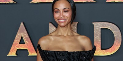 影史第一人！佐伊·索尔达娜凭《阿凡达3》反超斯嘉丽·约翰逊，登顶全球票房榜首