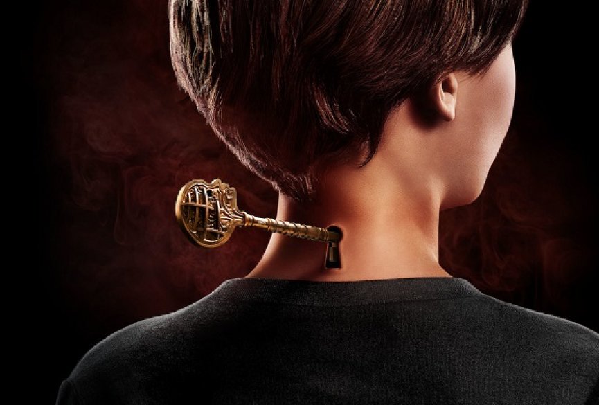 Netflix 美剧《致命钥匙》今日上线！节目统筹曝漫画剧集设定差异