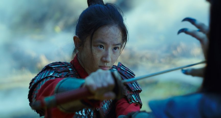 《花木兰》不受刘亦菲挺港警影响　卖座到让Disney+下载量爆增、消费支出飙193%
