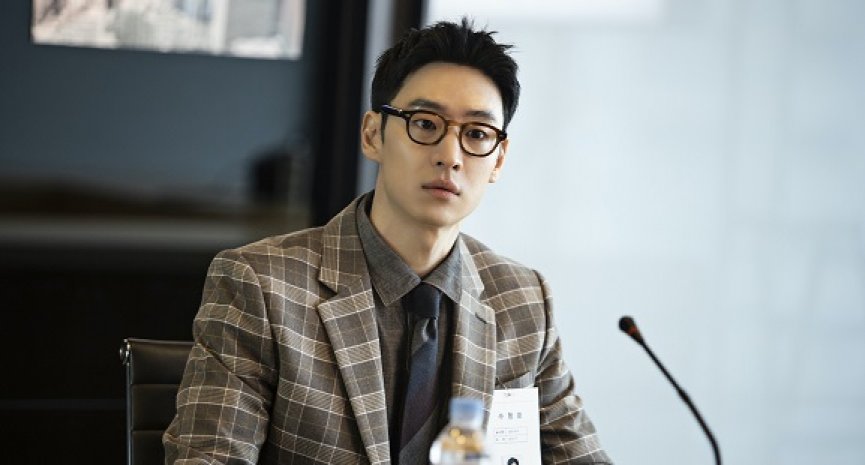 韩国职场霸凌文化现形！李帝勳《模范计程车》修理无良上司收视爆冲
