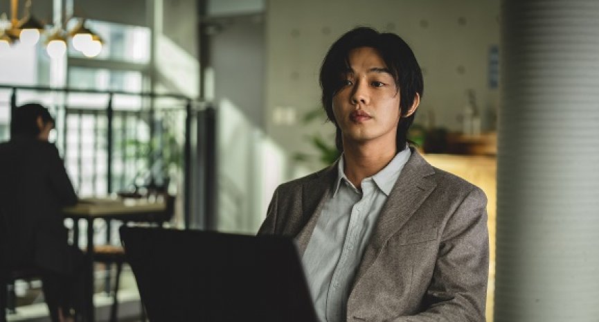 刘亚仁挑战邪教教主！Netflix《地狱公使》打造暗黑反乌托邦世界观