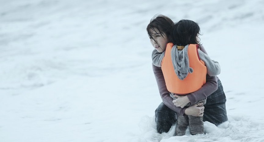 《2049》一家三口落海！邵雨薇化身