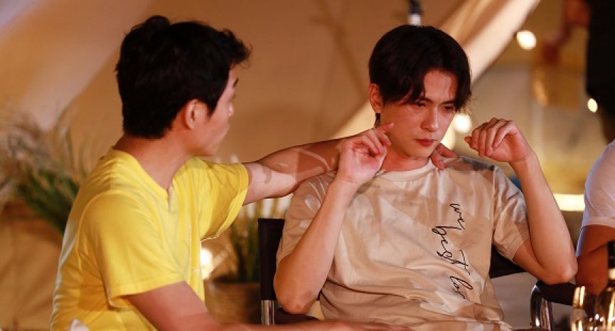 《微波炉男孩的假期》全员轮流吐心事！石知田忆亡母泪洒露营地-DramaClub