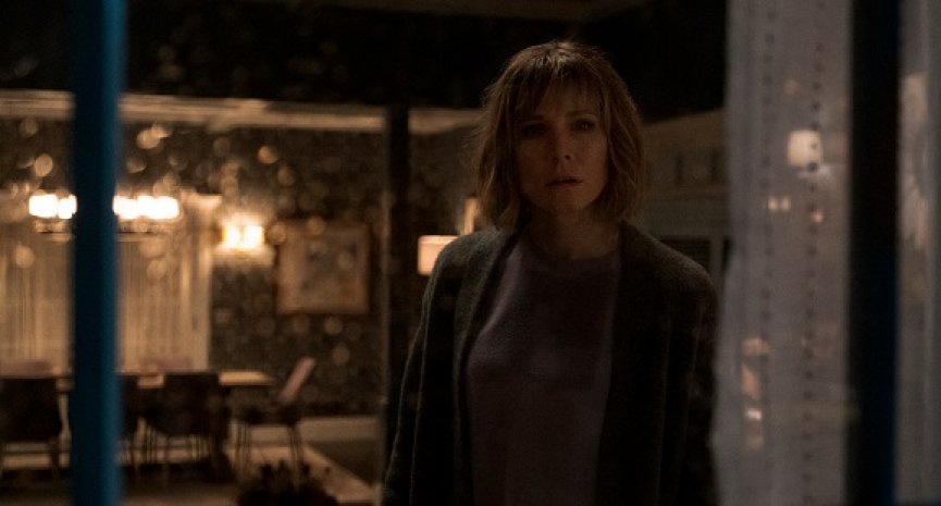 克莉丝汀贝尔目睹谋杀案！Netflix剧集《窗边女孩与对街屋中的女子》前导预告上线-DramaClub
