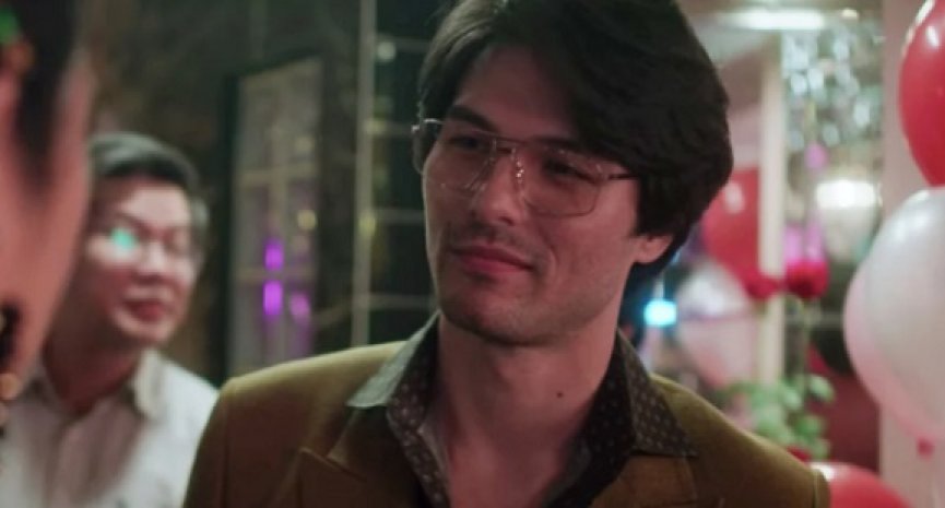 我这辈子都没办法定下来！Netflix《华灯初上》凤小岳