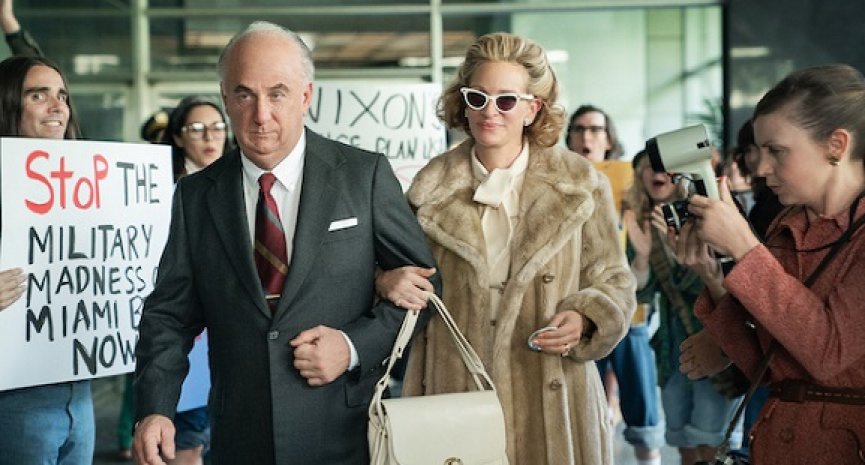 Starz 迷你美剧《Gaslit》首曝预告！西恩潘、茱莉亚罗勃兹重现水门案事件