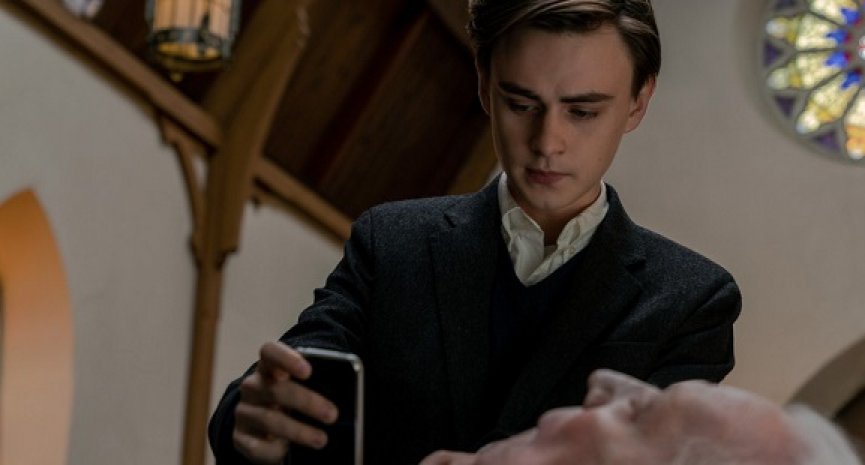 史蒂芬金短篇故事登小萤幕！Netflix 电影《哈洛根先生的电话》曝预告