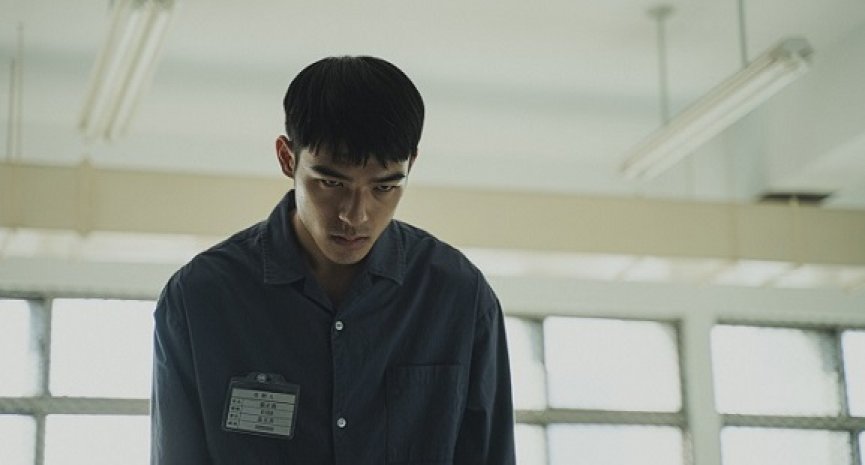 《罪后真相》扮通缉犯太入戏！陈昊森坏坏眼神买菜遭警盘查