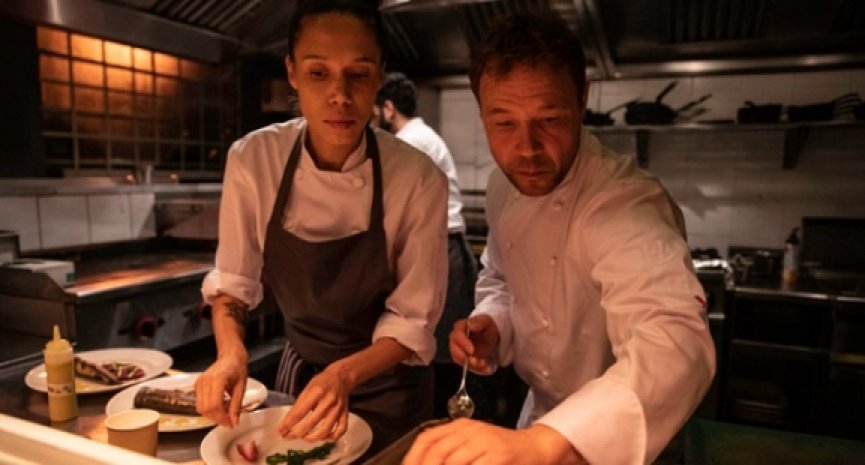 女配角升格当主厨！BBC 推出《餐厅失控夜》续作剧集编导回归