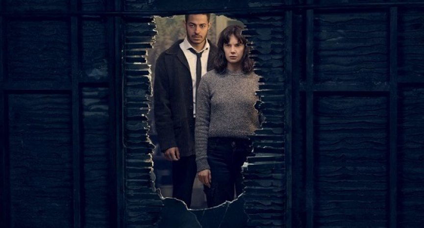 BBC影集《The Woman in the Wall》首曝预告！露丝威尔森捲入离奇凶杀案