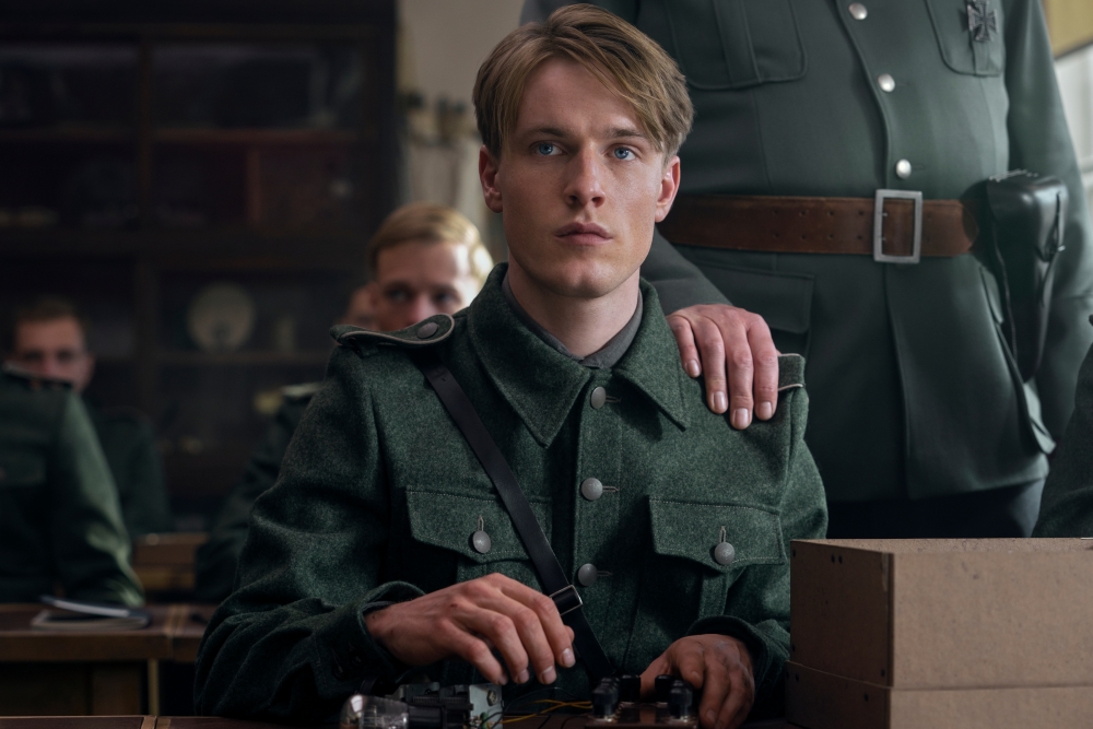 Netflix《呼唤奇蹟的光》必追8看点！盲女情牵德国士兵，纳粹大屠杀摧垮人性