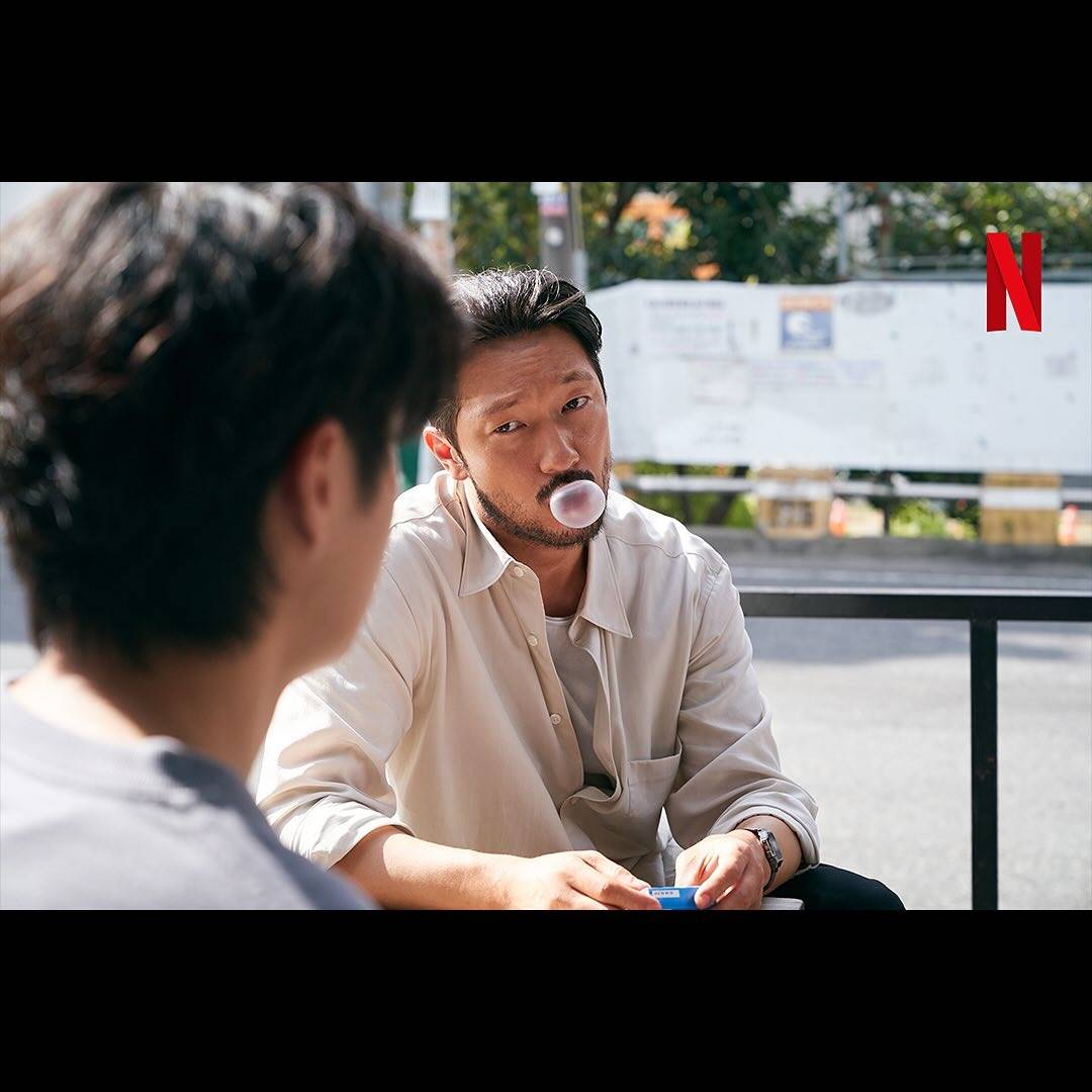 《杀人者的难堪》男主角孙锡久饰演刑警张难勘。
