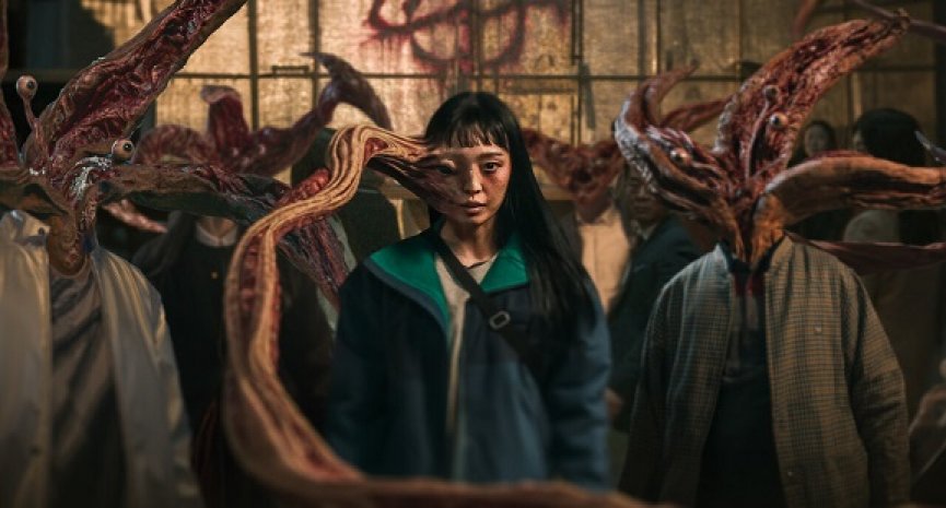 《寄生兽：灰色部队》冲上 Netflix 台湾榜第二名！原着作家大讚乐见不同世界产生新故事
