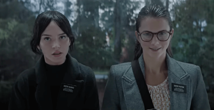sophie-thatcher-chloe-east-in-heretic 电影《异教诡屋》评价心得剧照