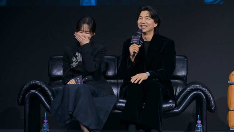 Netflix《一箱情缘》本周五上线！孔刘苦练节食两周打造精壮背肌、透露“立陷爱”徐玄振首图
