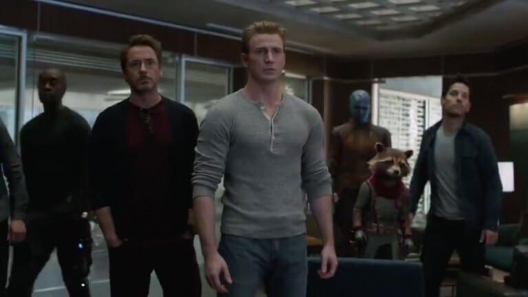 《复仇者联盟4：终局之战》(Avengers: Endgame) 新预告东尼史塔克 (Tony Stark) 和史蒂夫罗杰斯 (Steve Rogers)将会携手对抗萨诺斯