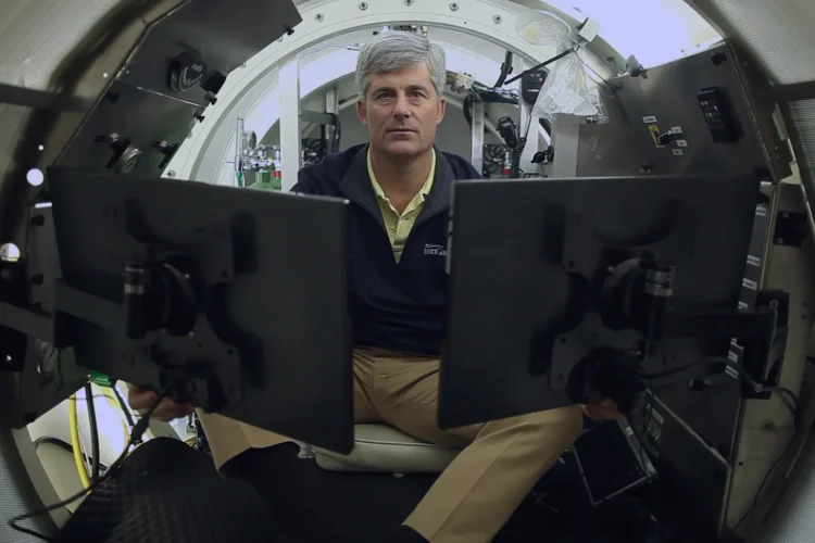 Netflix 纪录片《失落泰坦:铁达尼观光潜水器遇难揭秘》:每一声碳纤维爆裂的声音,都是步入地狱的脚步声 Netflix 纪录片《失落泰坦:铁达尼观光潜水器遇难揭秘》:每一声碳纤维爆裂的声音,都是步入地狱的脚步声