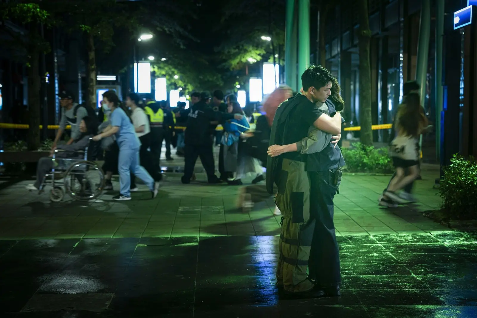 票房冲亿,神曲刷屏,《96 分钟》凭什么让观众“一听就爆哭”? 票房冲亿,神曲刷屏,《96 分钟》凭什么让观众“一听就爆哭”?