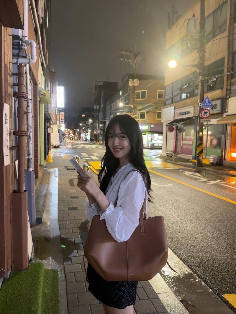  尹瑞娥私服造型搭配 Polène Cyme 手袋 