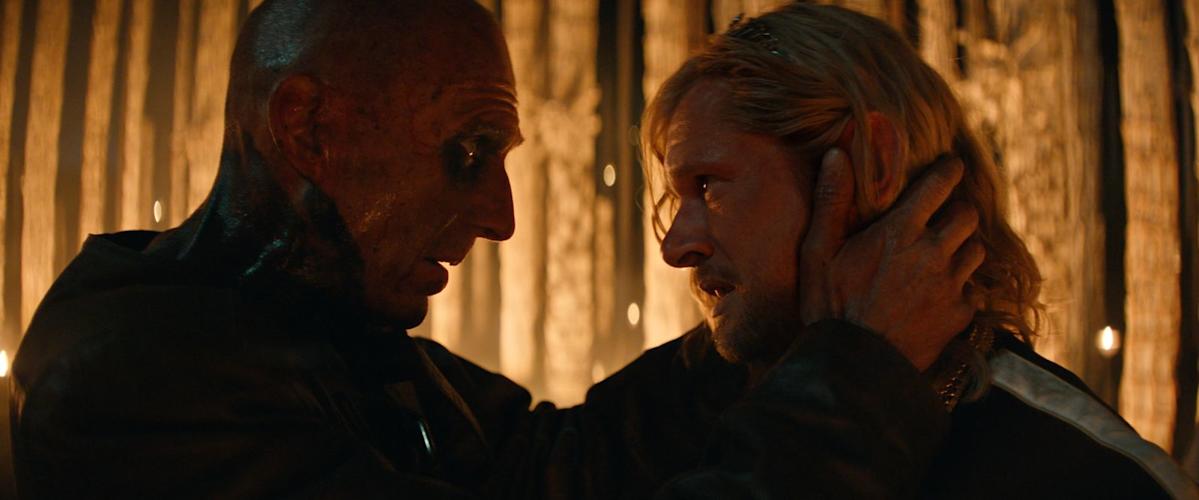 暴力惊悚全面升级！《28 年后：人骨圣殿》：当人性沦为末日里的最恶游戏